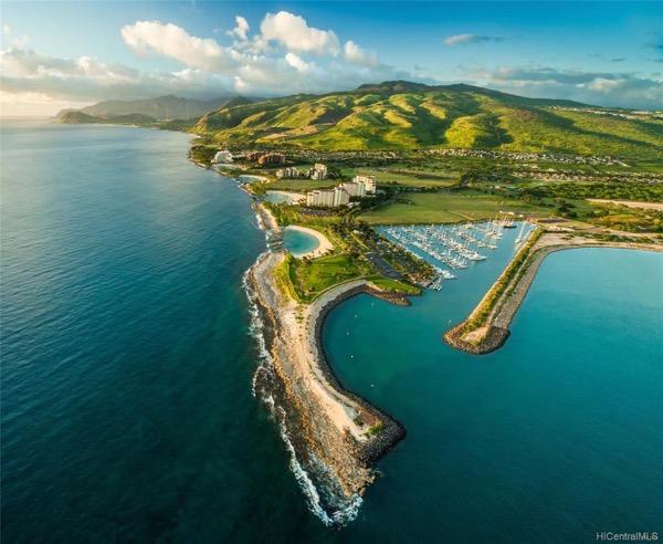 ハワイ・コオリナでゴルフ三昧！リゾートを満喫できる一軒家 $1,698,000